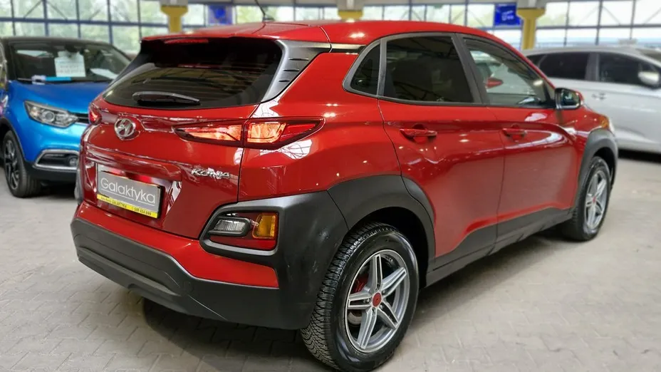 HYUNDAI Kona -