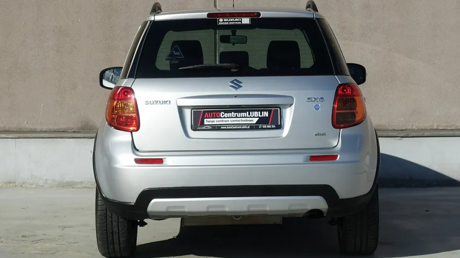 SUZUKI SX4 -
