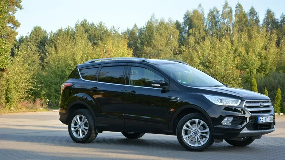 FORD Kuga -