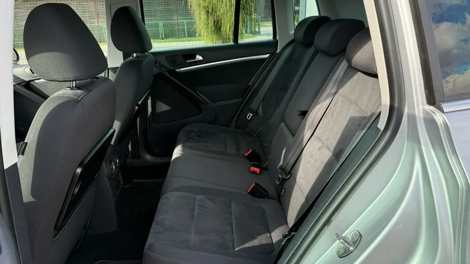 VOLKSWAGEN Tiguan -