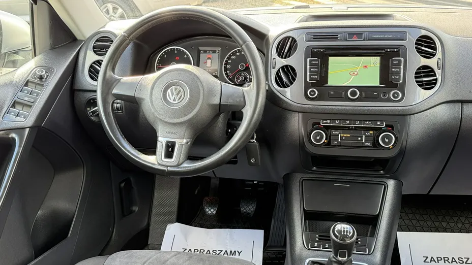 VOLKSWAGEN Tiguan -