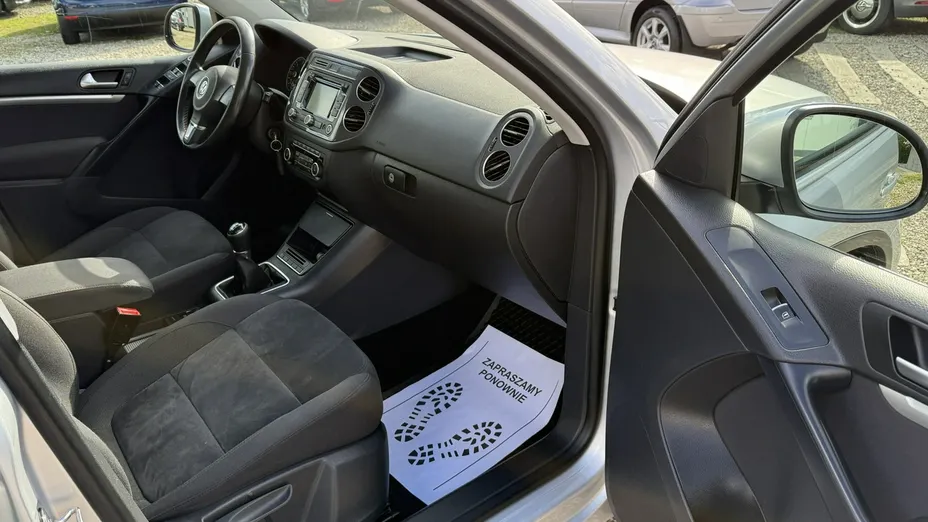 VOLKSWAGEN Tiguan -