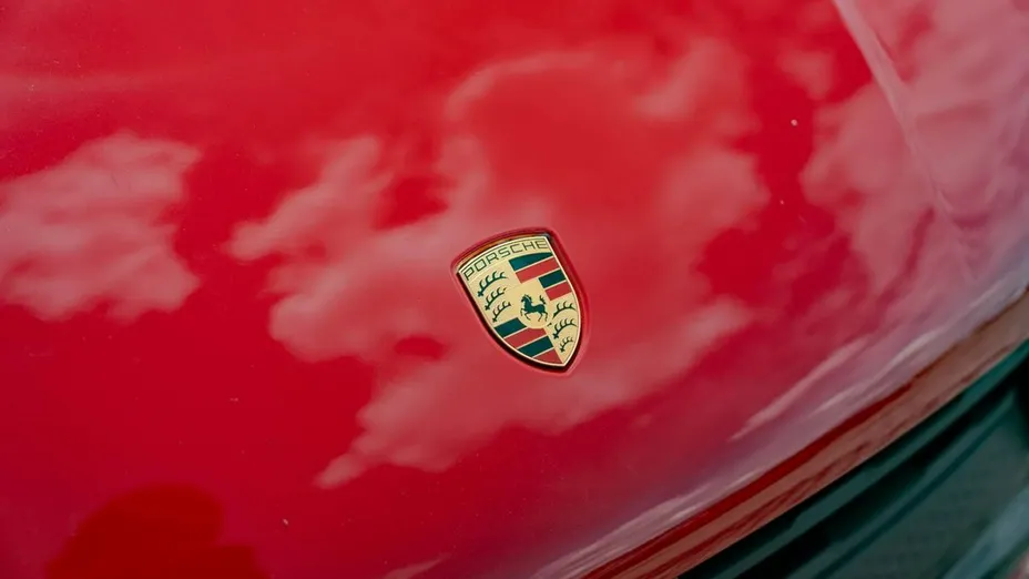 PORSCHE Macan -