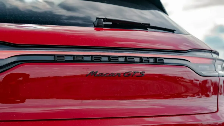 PORSCHE Macan -