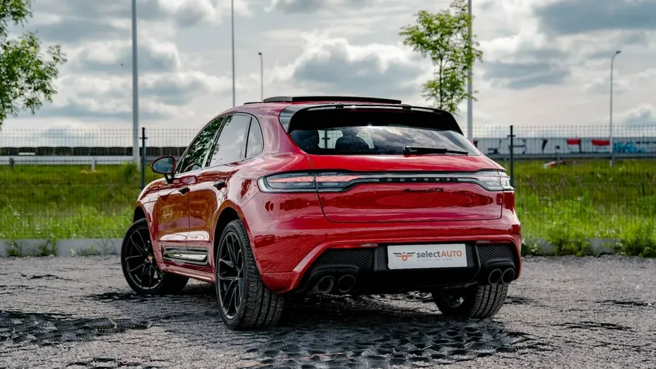 PORSCHE Macan -