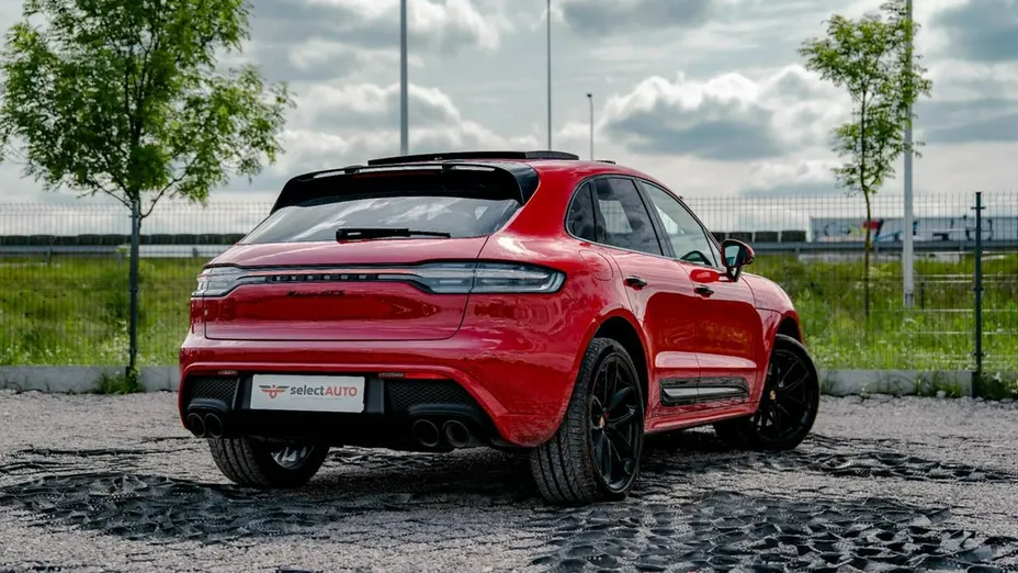 PORSCHE Macan -
