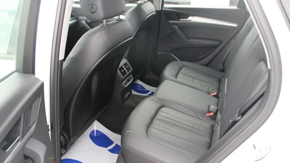 AUDI Q5 -
