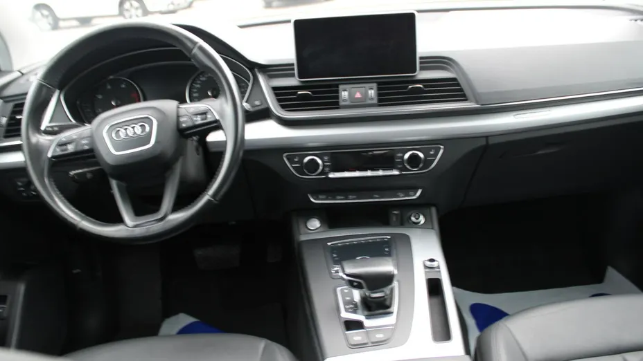 AUDI Q5 -