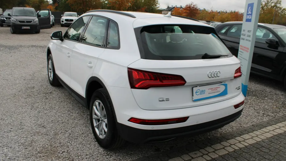 AUDI Q5 -