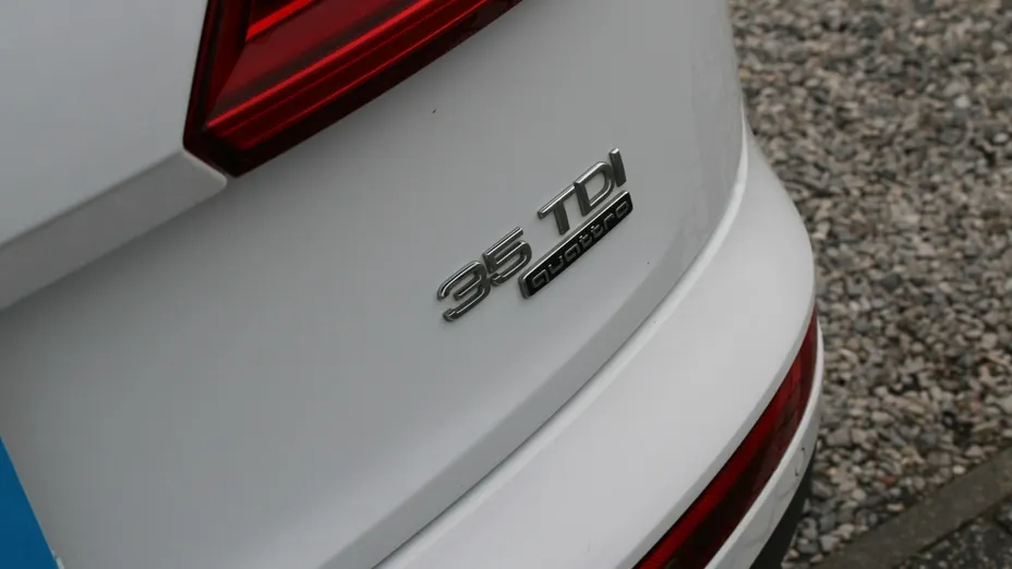 AUDI Q5 -