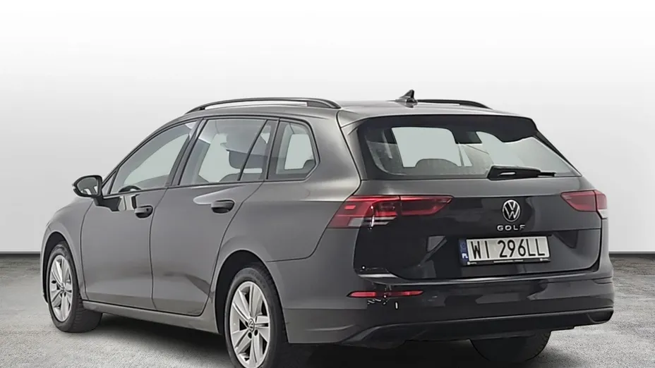 VOLKSWAGEN Golf -