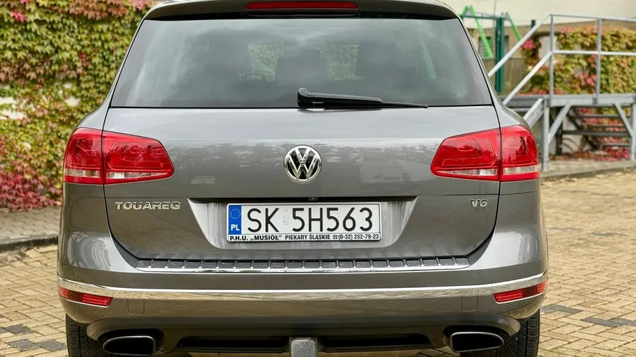 VOLKSWAGEN Touareg -
