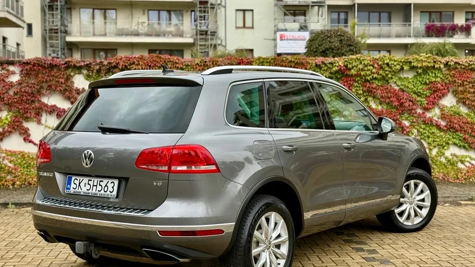 VOLKSWAGEN Touareg -
