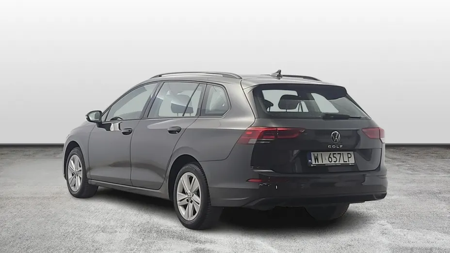 VOLKSWAGEN Golf -
