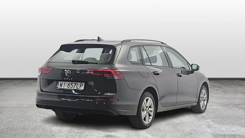 VOLKSWAGEN Golf -