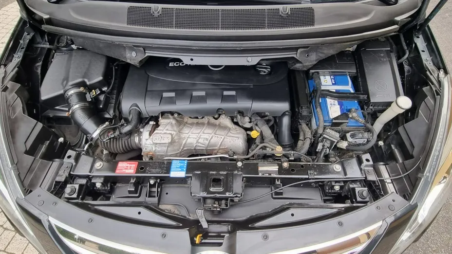 OPEL Zafira -