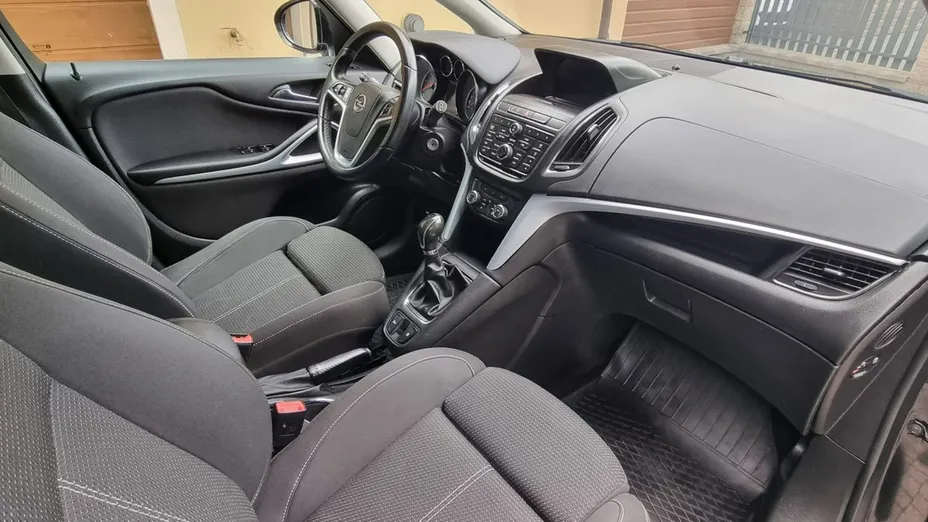 OPEL Zafira -
