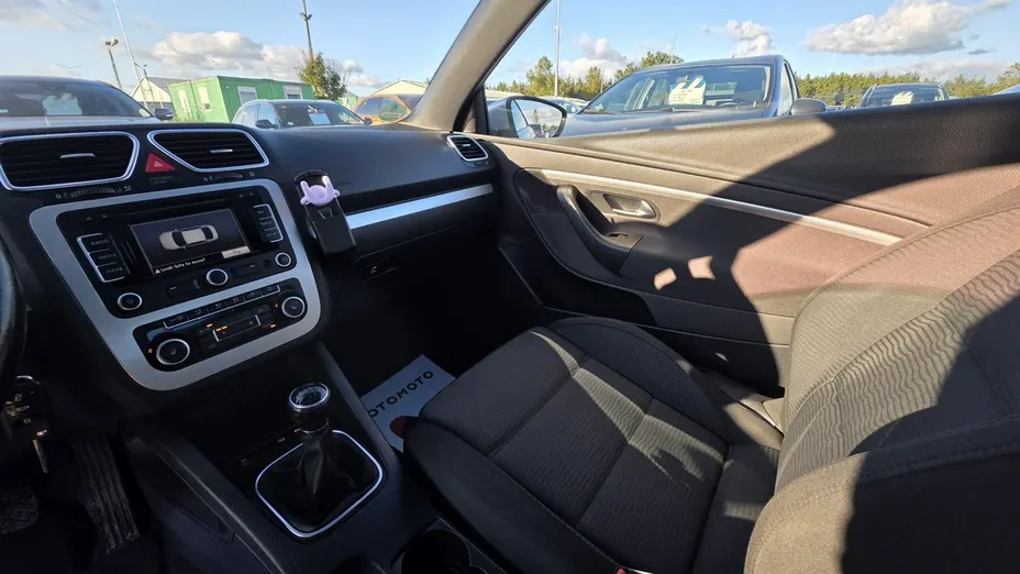 VOLKSWAGEN Eos -