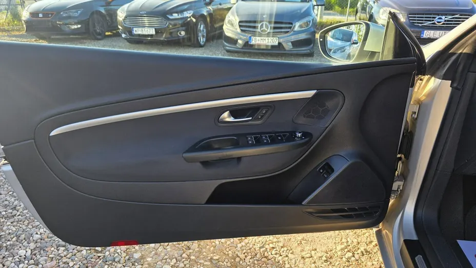 VOLKSWAGEN Eos -