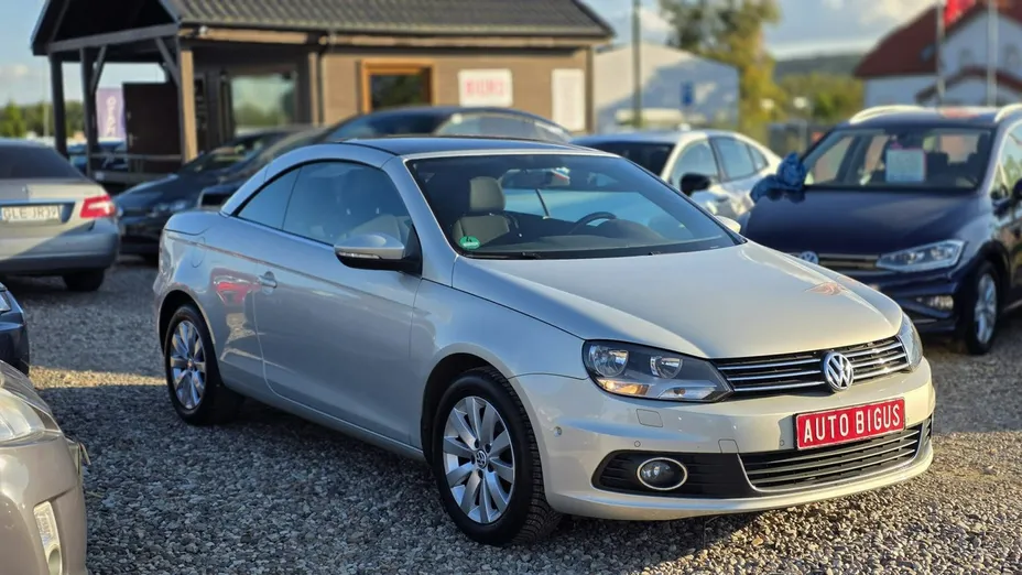 VOLKSWAGEN Eos -