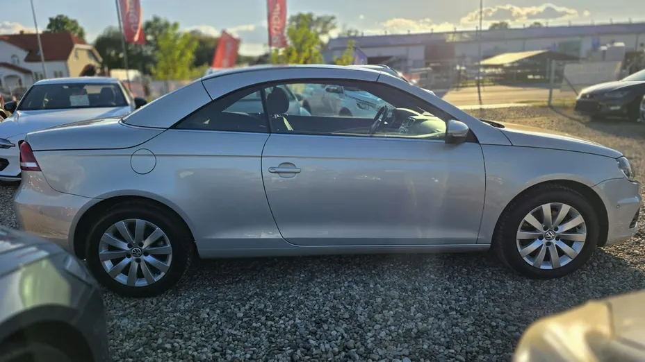 VOLKSWAGEN Eos -