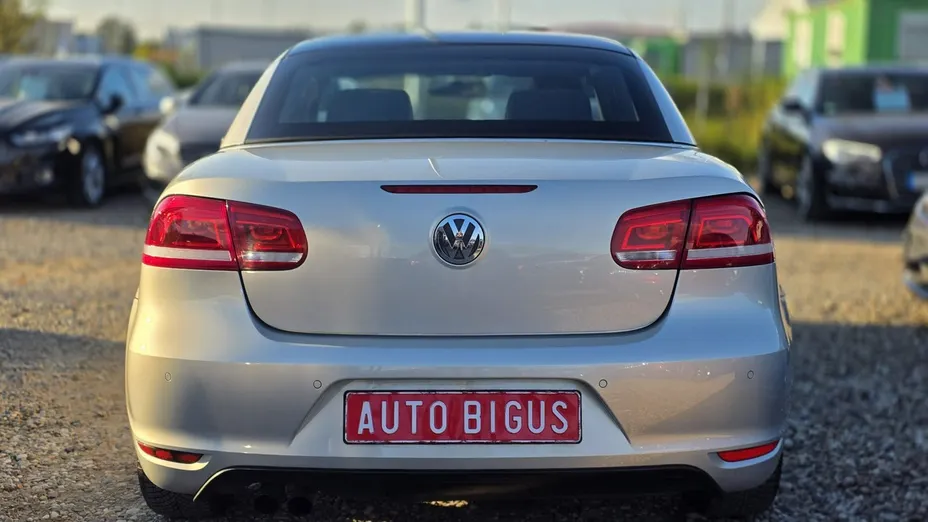 VOLKSWAGEN Eos -