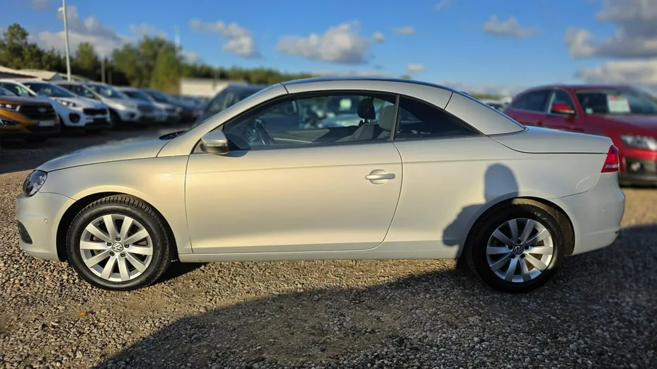 VOLKSWAGEN Eos -