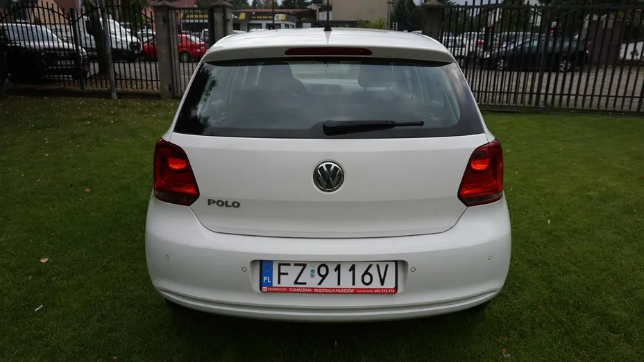 VOLKSWAGEN Polo -