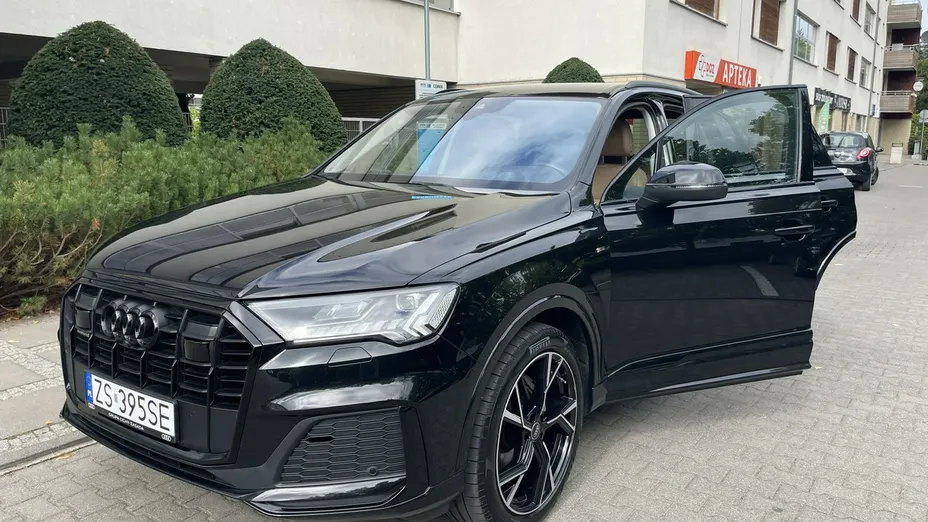 AUDI Q7 -