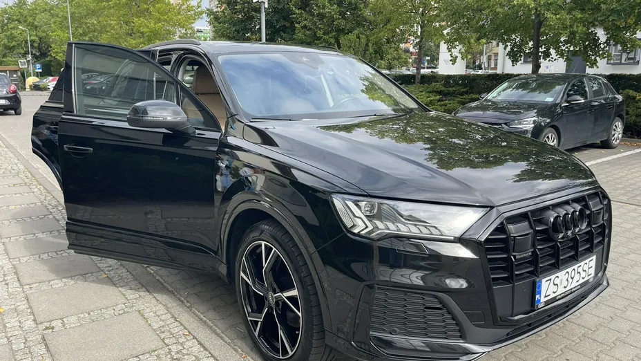 AUDI Q7 -