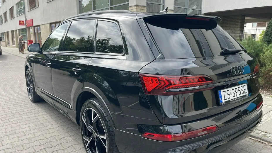 AUDI Q7 -