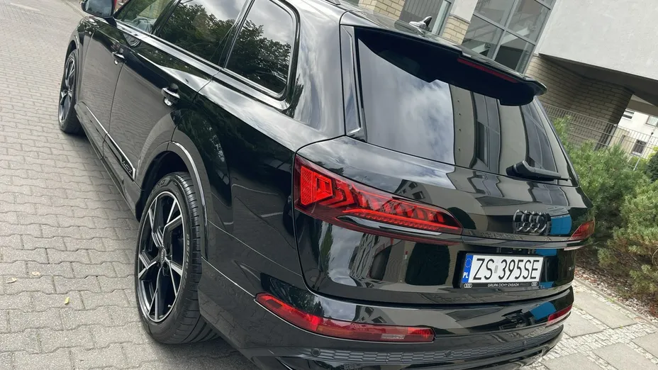 AUDI Q7 -