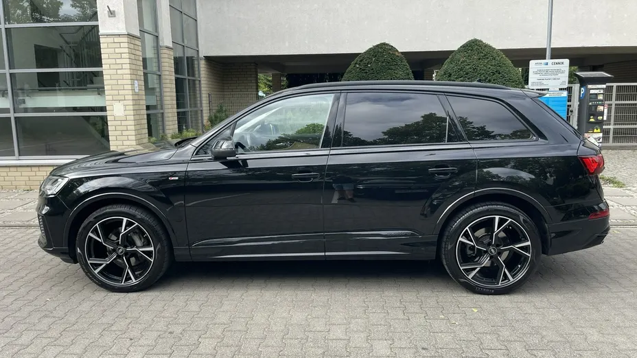 AUDI Q7 -