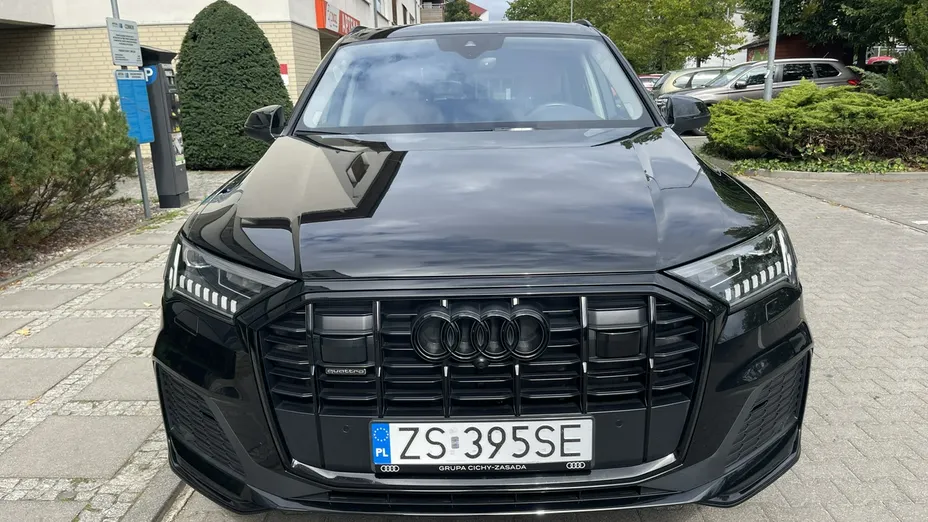 AUDI Q7 -