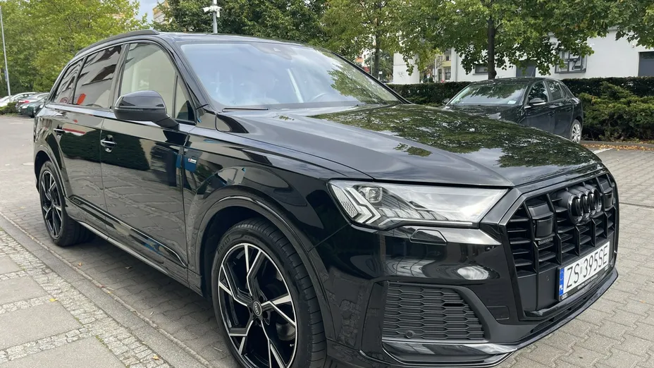 AUDI Q7 -
