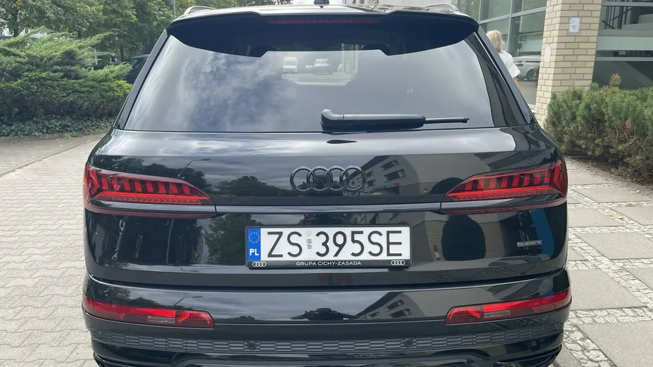 AUDI Q7 -