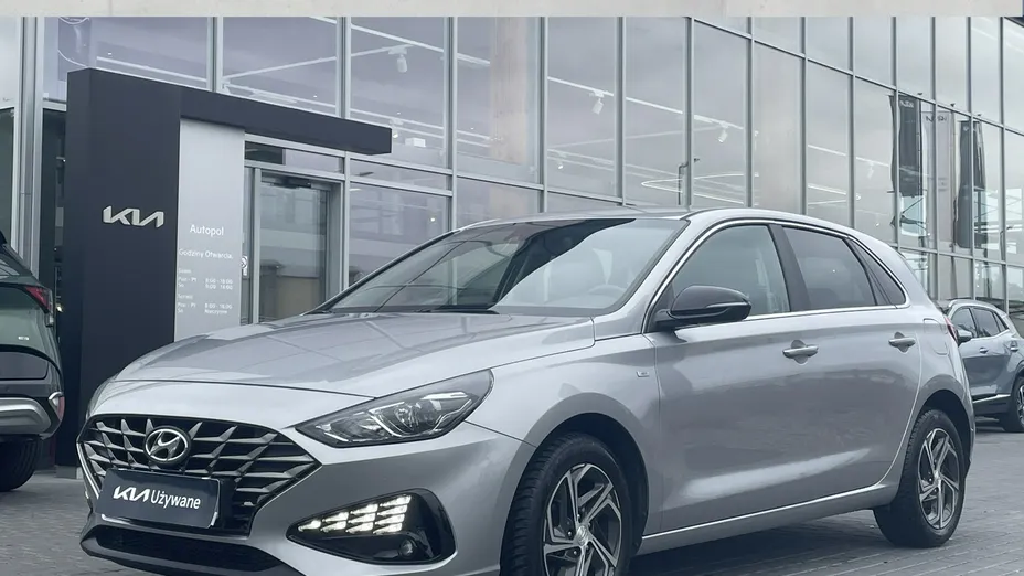 HYUNDAI i30 -