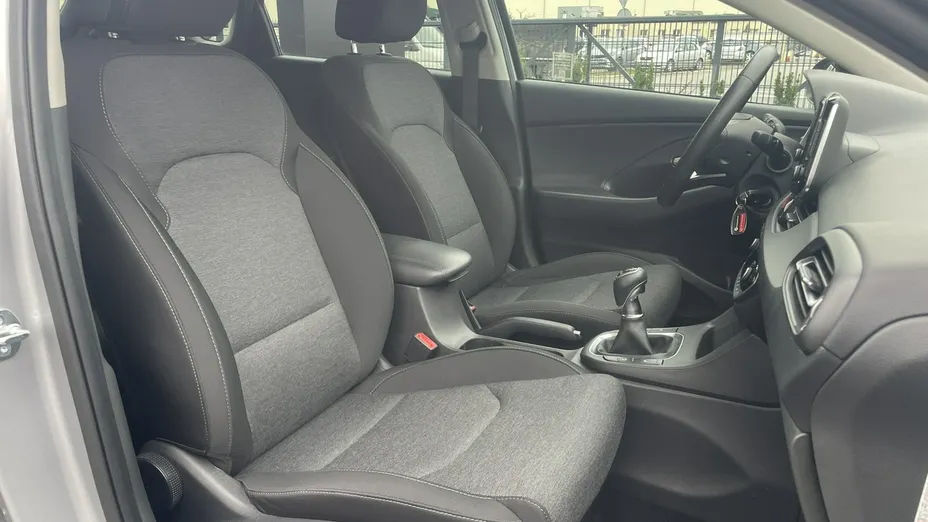 HYUNDAI i30 -