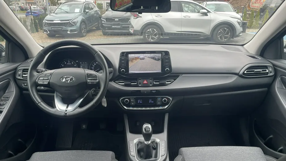 HYUNDAI i30 -