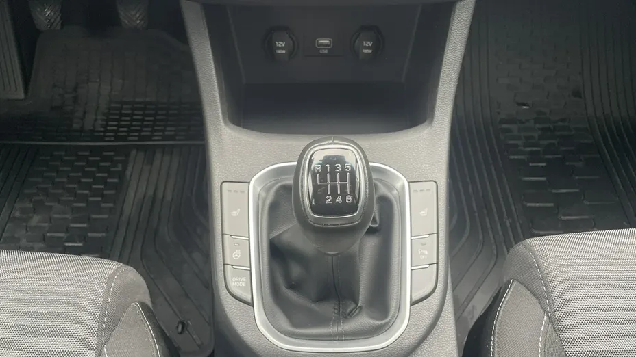 HYUNDAI i30 -
