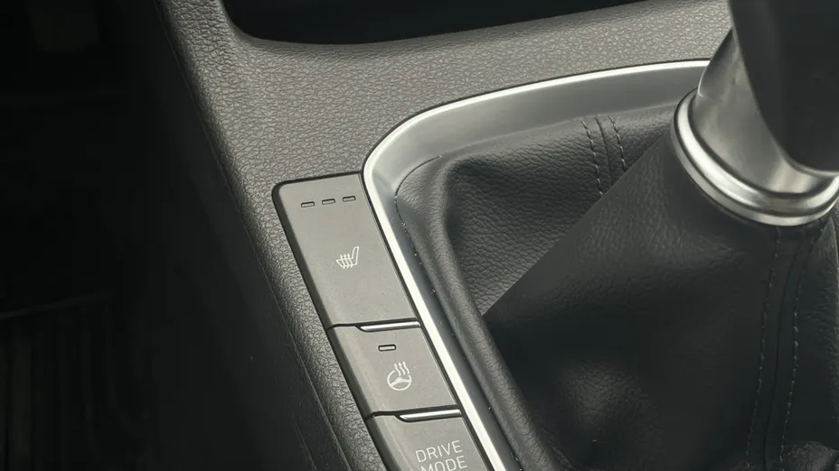 HYUNDAI i30 -