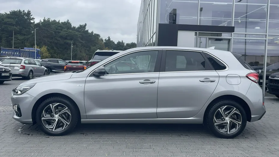 HYUNDAI i30 -