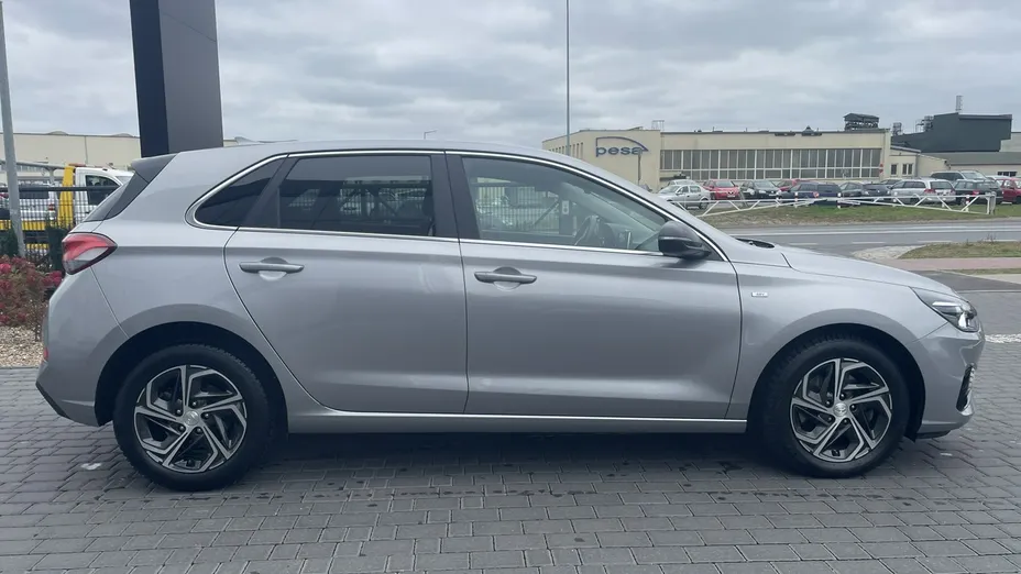 HYUNDAI i30 -
