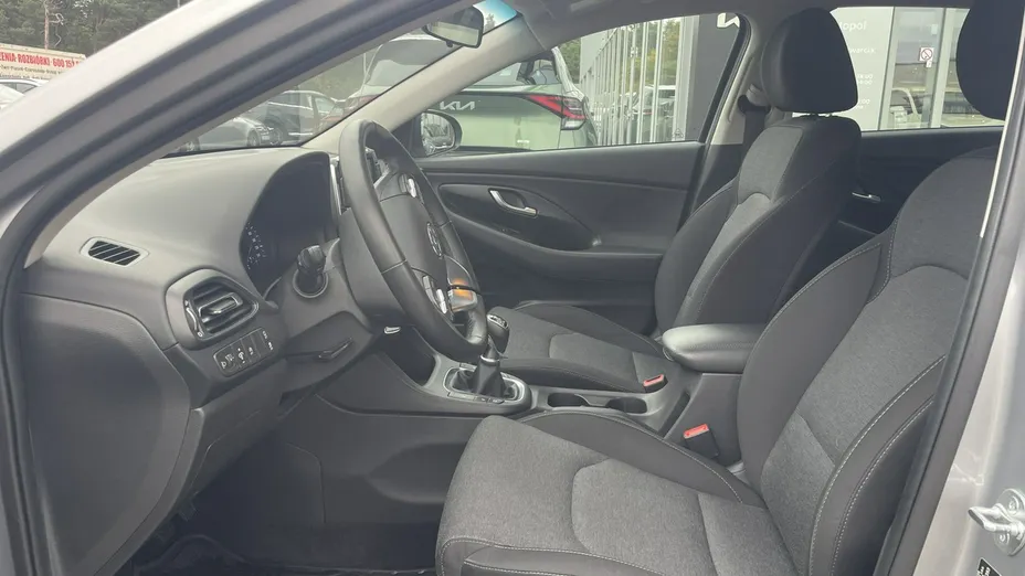 HYUNDAI i30 -