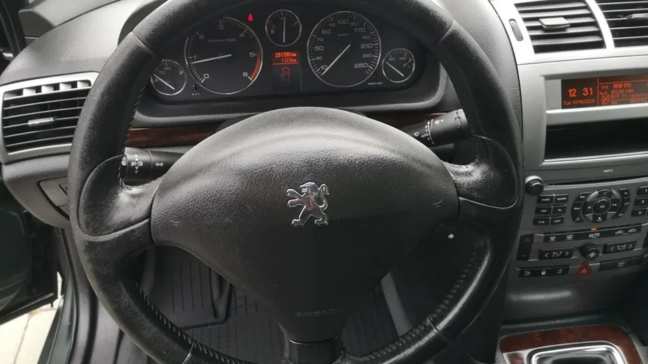 PEUGEOT 407 -