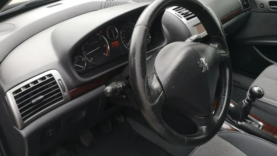 PEUGEOT 407 -