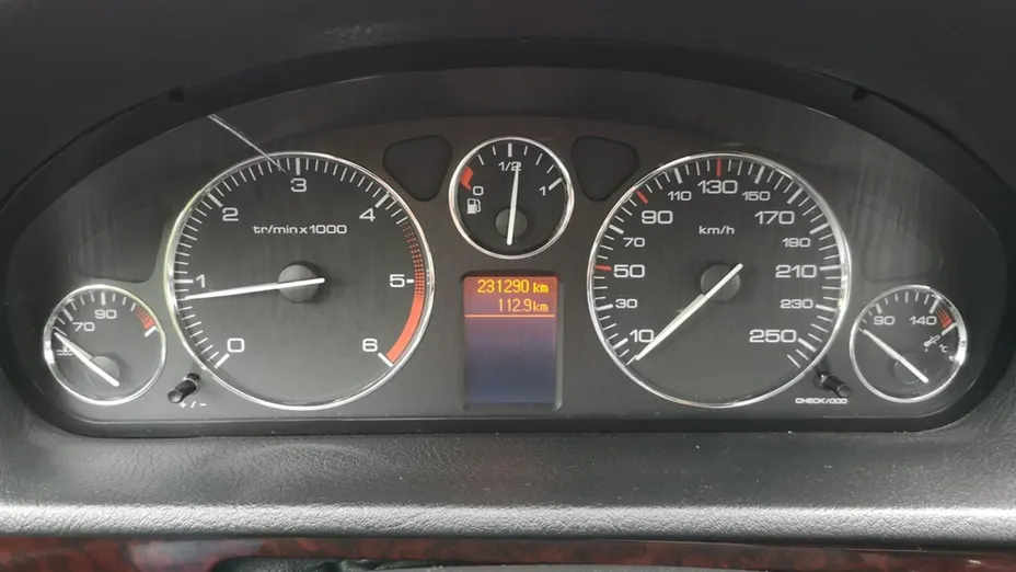 PEUGEOT 407 -