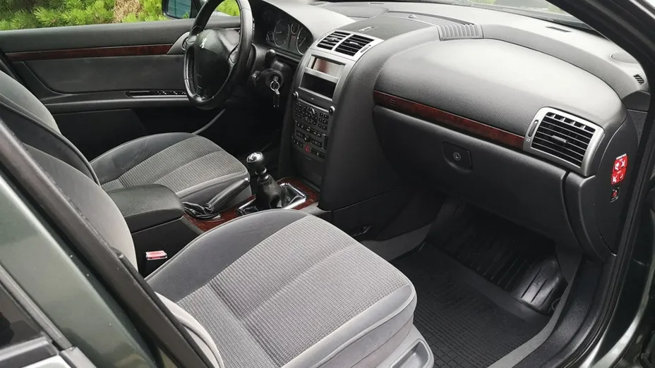 PEUGEOT 407 -