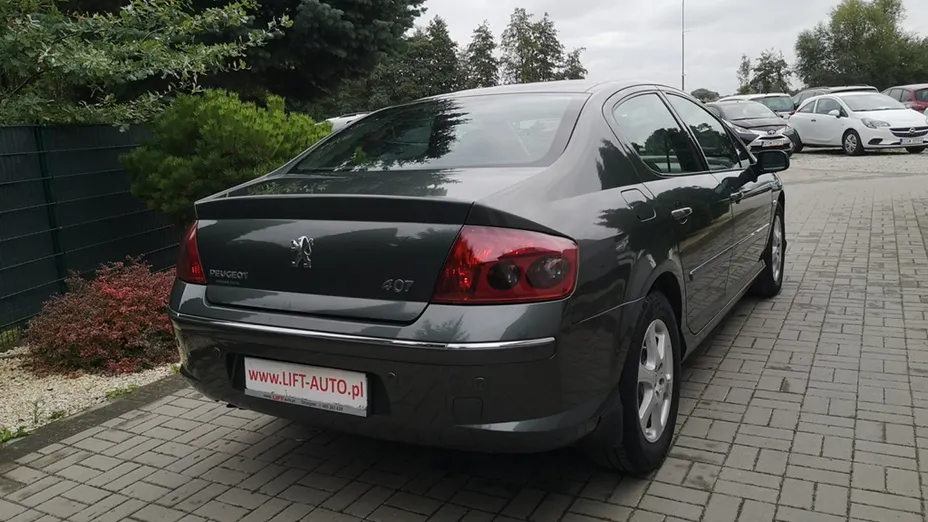 PEUGEOT 407 -