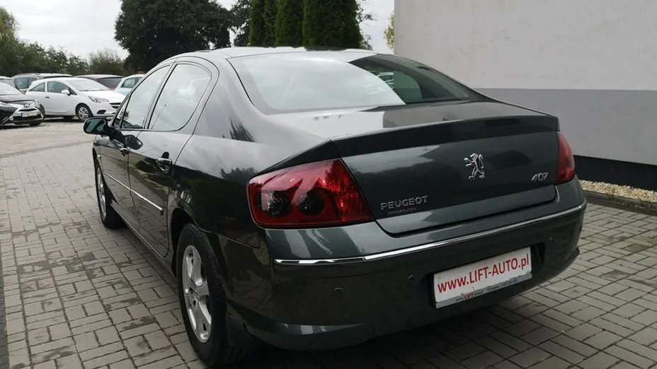 PEUGEOT 407 -